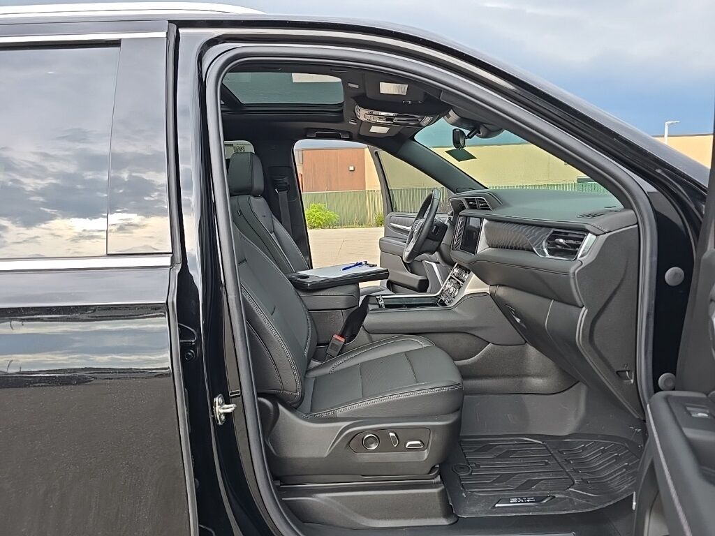 2023 GMC Yukon XL Denali 4WD 7 Passenger Fond du Lac WI