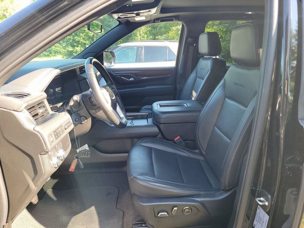 2023 GMC Yukon XL Denali Akron