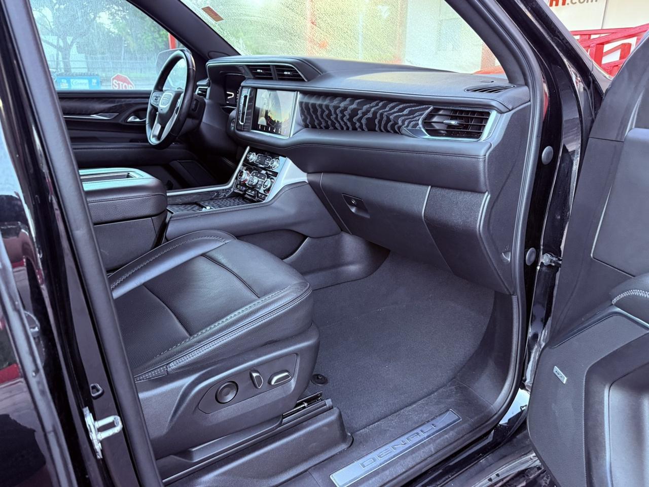2023 GMC Yukon XL Denali Hollywood FL