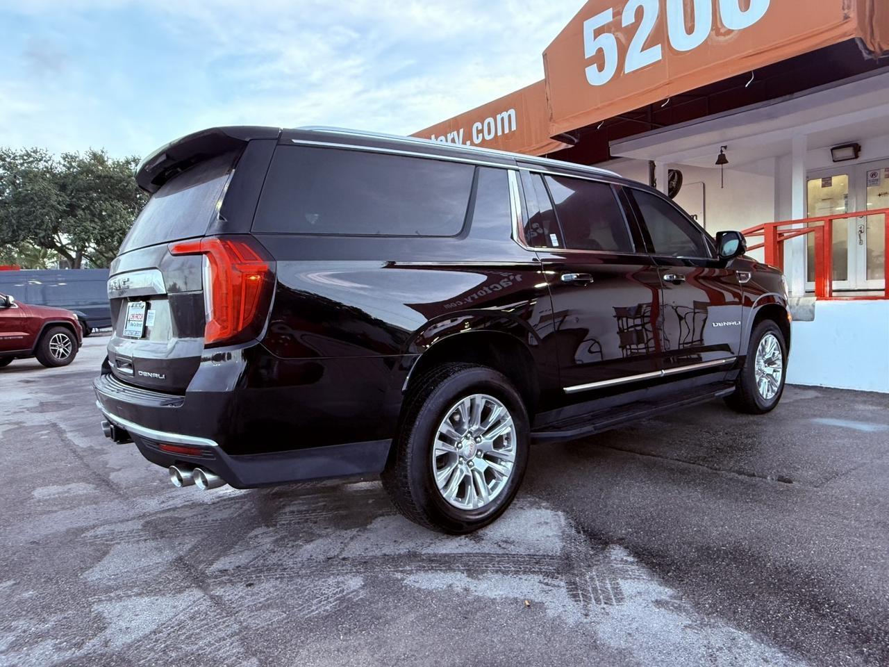 2023 GMC Yukon XL Denali Hollywood FL
