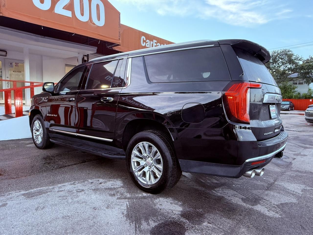 2023 GMC Yukon XL Denali Hollywood FL
