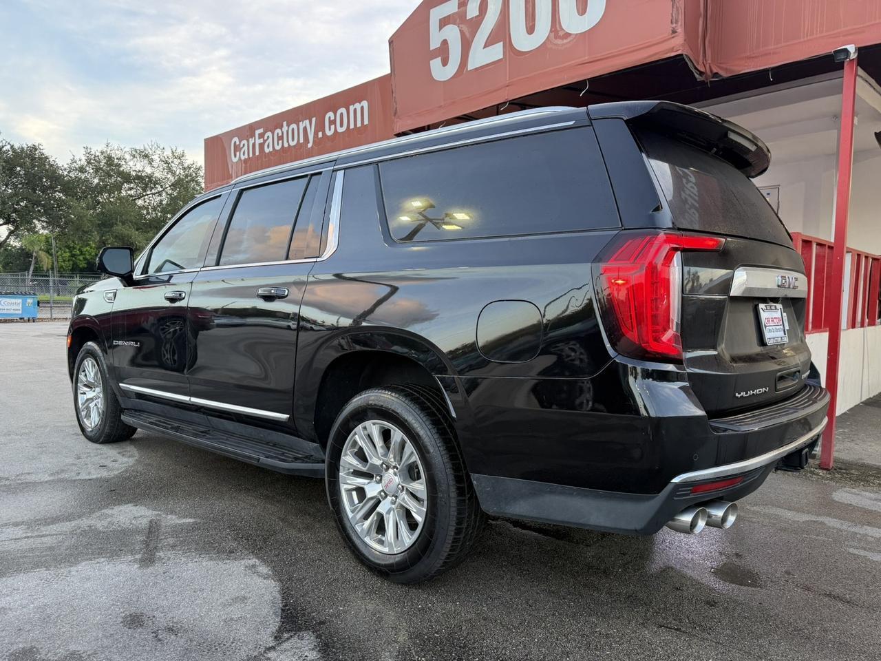 2023 GMC Yukon XL Denali Hollywood FL