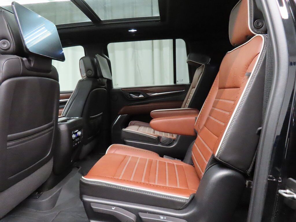 2023 GMC Yukon XL Denali Ultimate 4WD 7 Passenger Fond du Lac WI