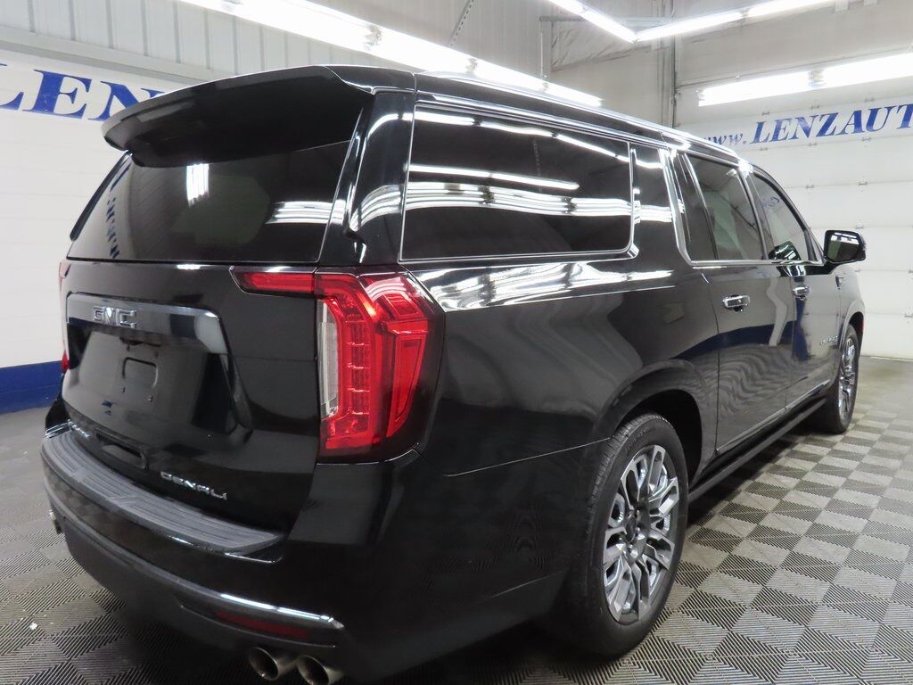 2023 GMC Yukon XL Denali Ultimate 4WD 7 Passenger Fond du Lac WI