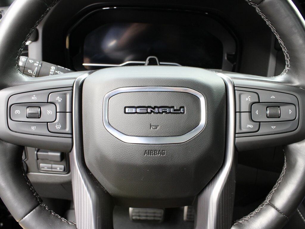 2023 GMC Yukon XL Denali Ultimate 4WD 7 Passenger Fond du Lac WI