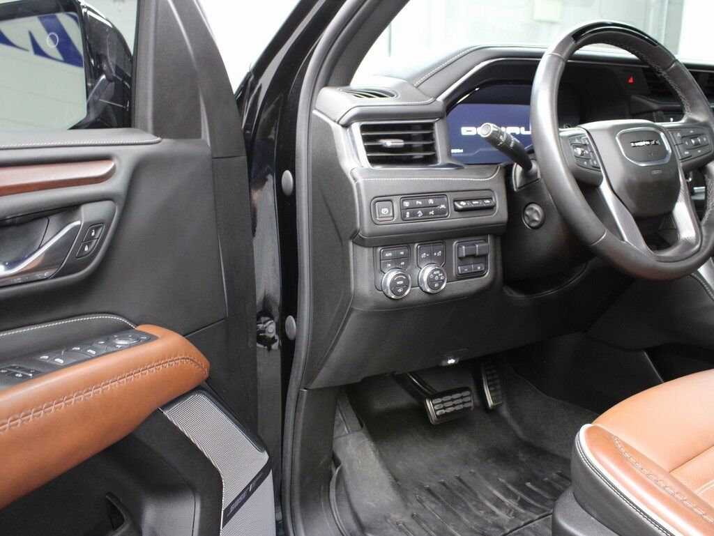 2023 GMC Yukon XL Denali Ultimate 4WD 7 Passenger Fond du Lac WI