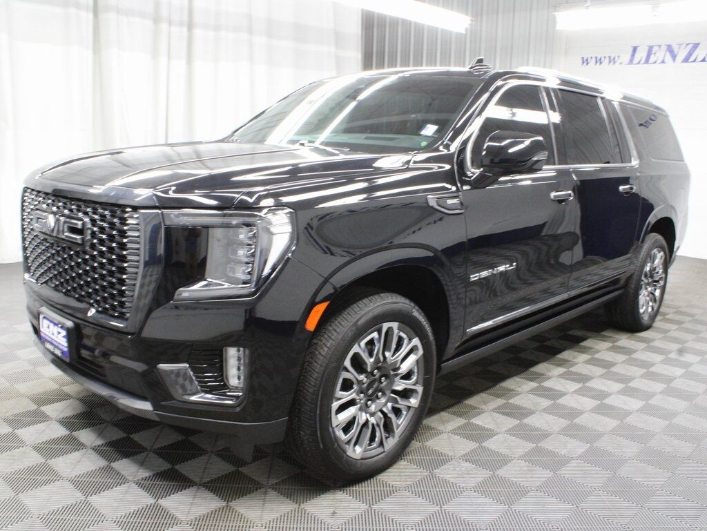 2023 GMC Yukon XL Denali Ultimate 4WD 7 Passenger Fond du Lac WI