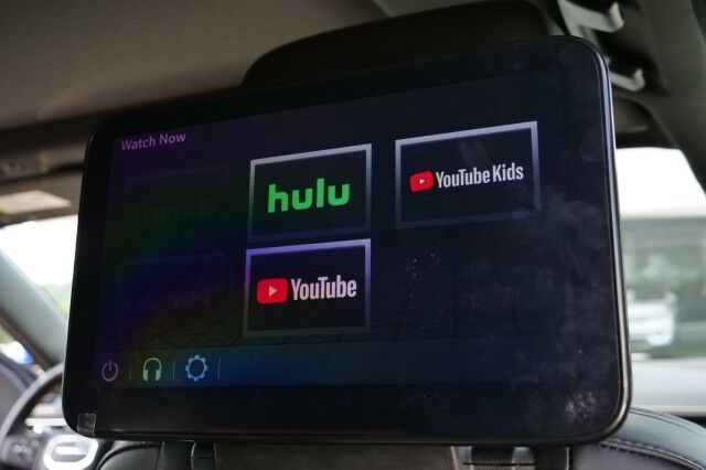 2023 GMC Yukon XL Denali Ultimate 4WD / Rear Entertainment / V8! High Point NC