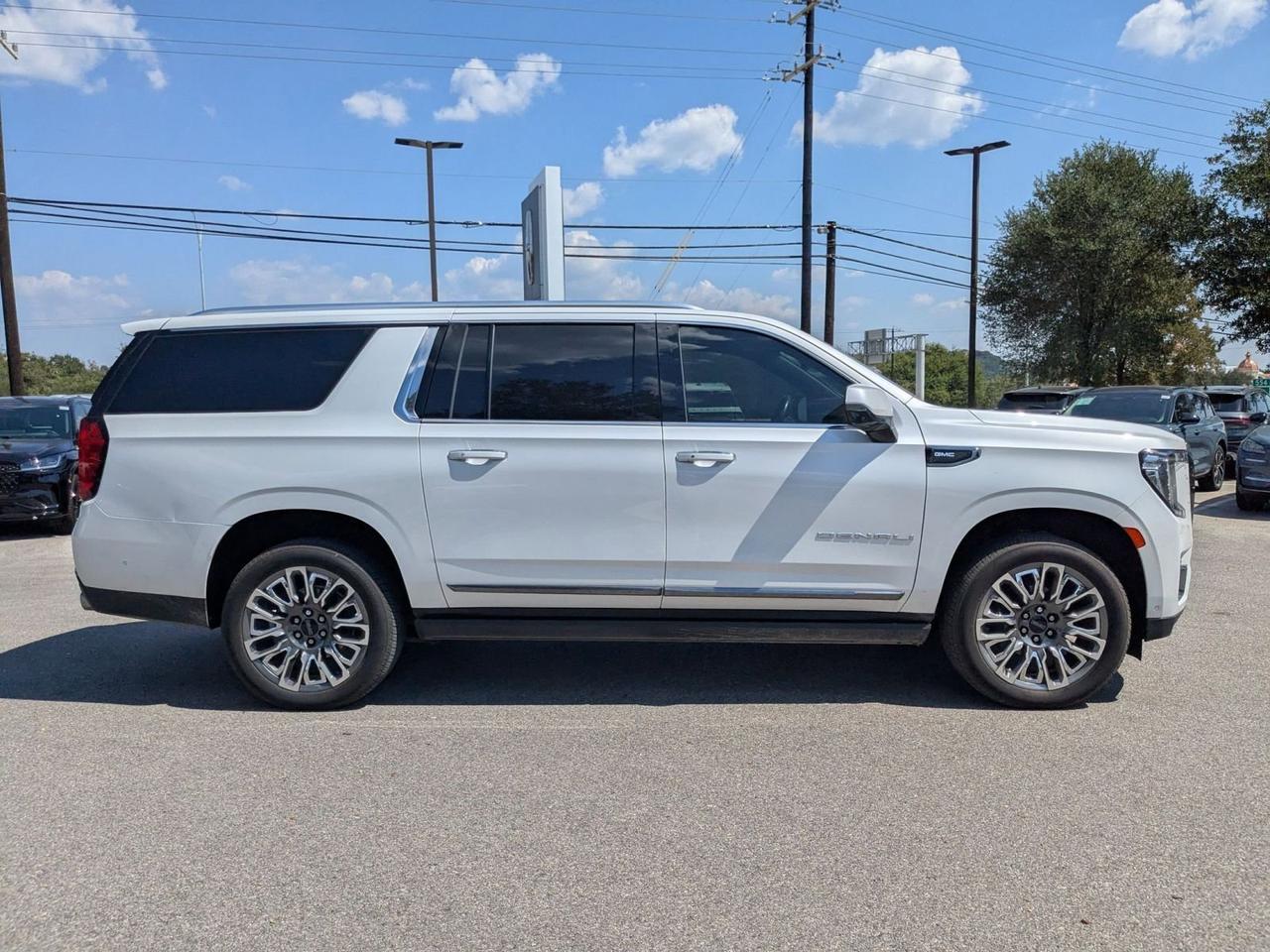 2023 GMC Yukon XL Denali Ultimate