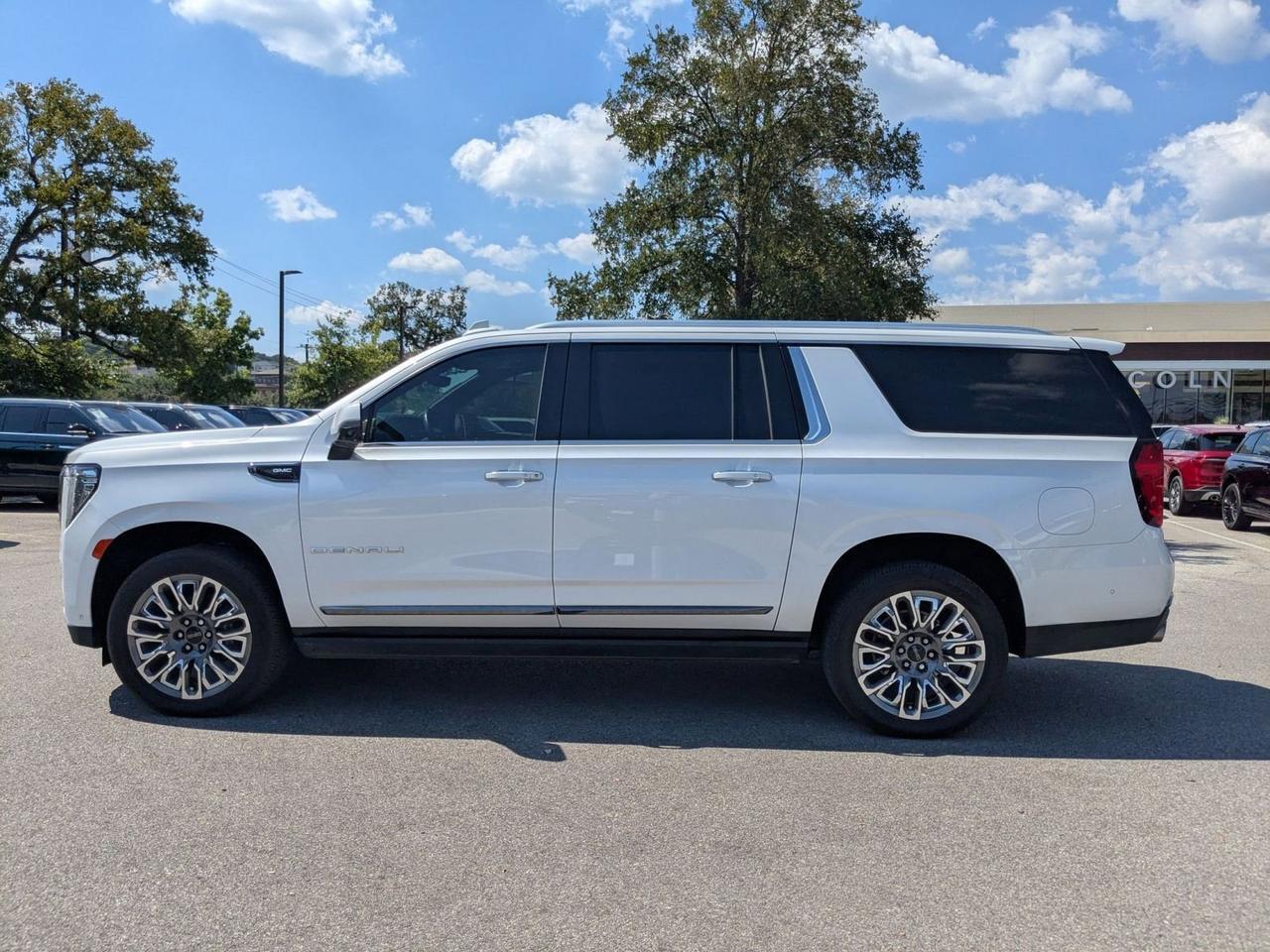 2023 GMC Yukon XL Denali Ultimate