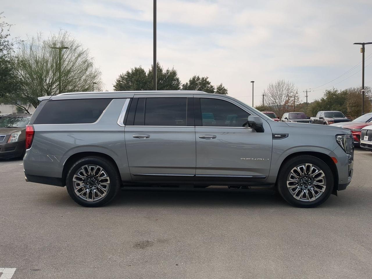 2023 GMC Yukon XL Denali Ultimate