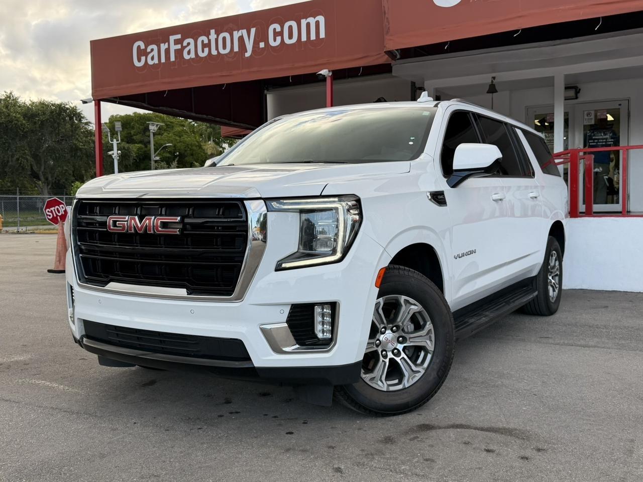 2023 GMC Yukon XL SLE