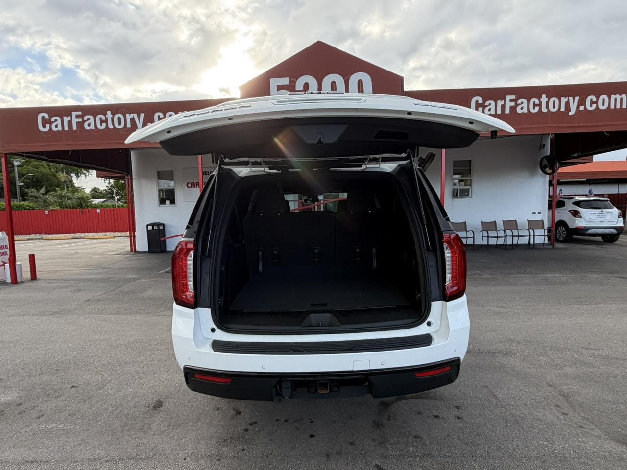 2023 GMC Yukon XL SLE Hollywood FL