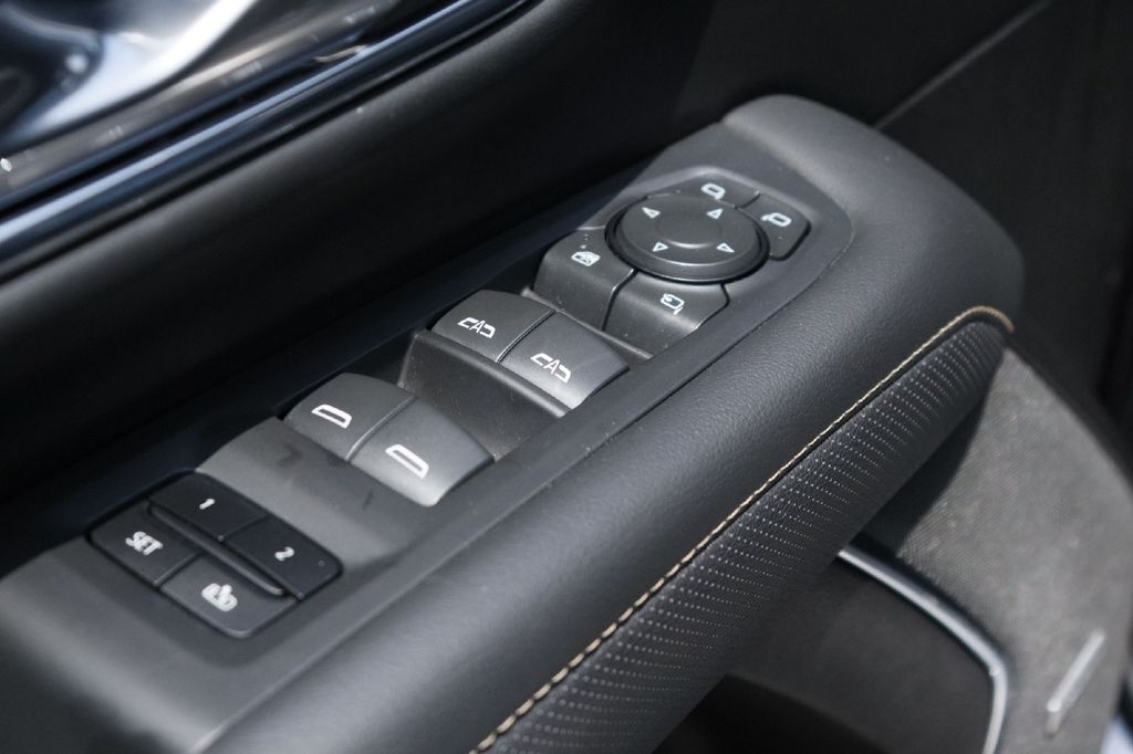 2023 GMC Yukon XL SLT Fredericksburg WA