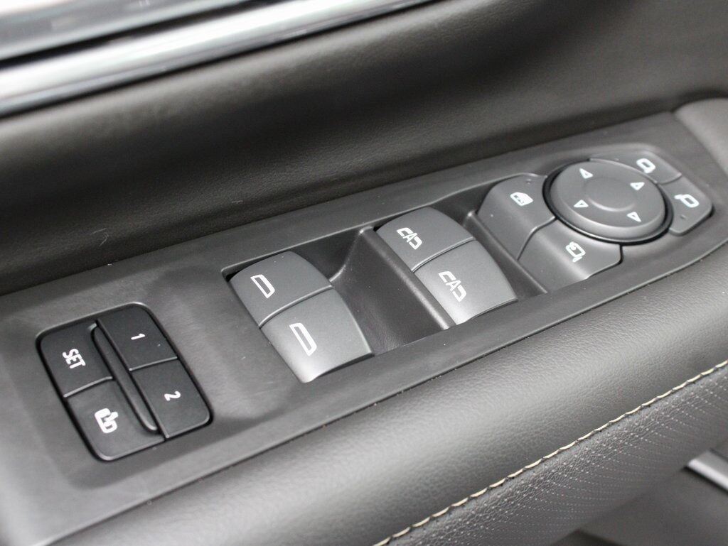 2023 GMC Yukon XL SLT 4WD 7 Passenger Fond du Lac WI