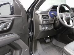 2023 GMC Yukon XL SLT 4WD 7 Passenger Fond du Lac WI