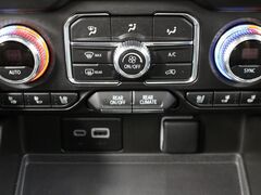 2023 GMC Yukon XL SLT 4WD 7 Passenger Fond du Lac WI