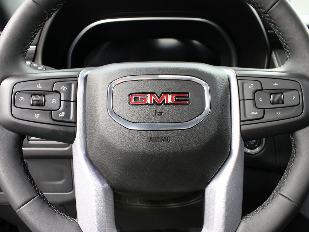 2023 GMC Yukon XL SLT 4WD 7 Passenger Fond du Lac WI