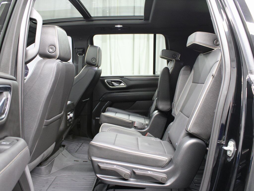 2023 GMC Yukon XL SLT 4WD 7 Passenger Fond du Lac WI