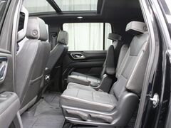 2023 GMC Yukon XL SLT 4WD 7 Passenger Fond du Lac WI