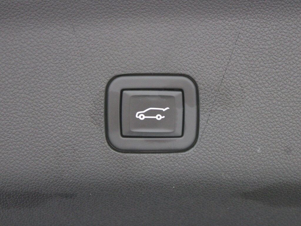 2023 GMC Yukon XL SLT 4WD 7 Passenger Fond du Lac WI