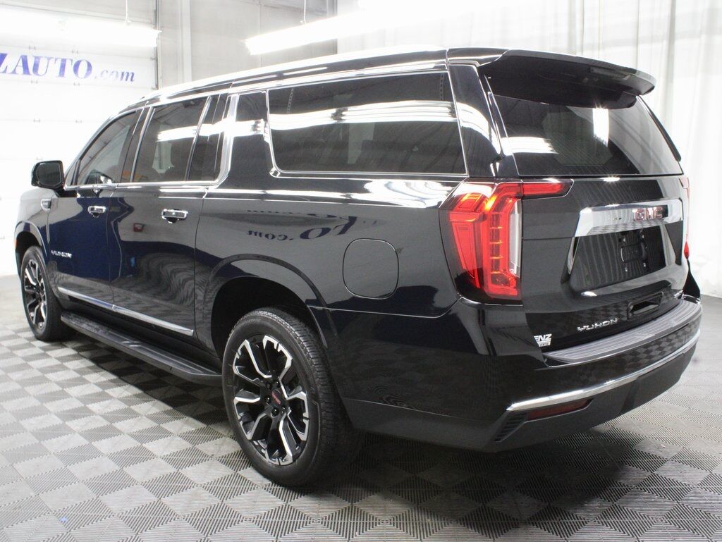 2023 GMC Yukon XL SLT 4WD 7 Passenger Fond du Lac WI