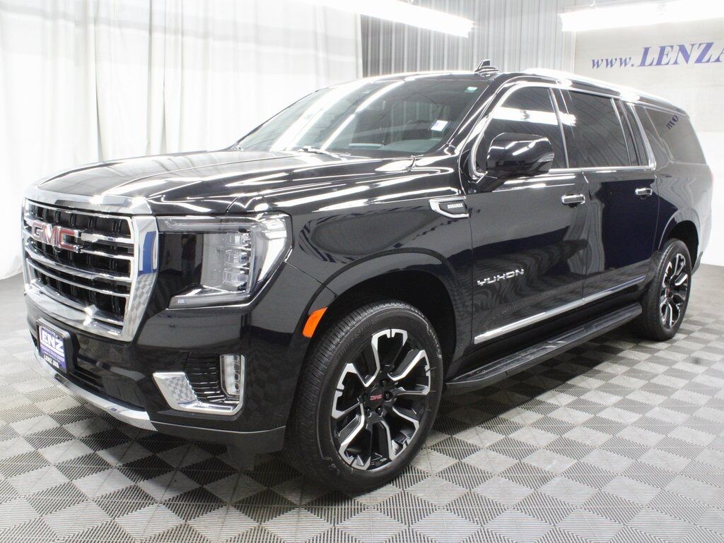 2023 GMC Yukon XL SLT 4WD 7 Passenger Fond du Lac WI