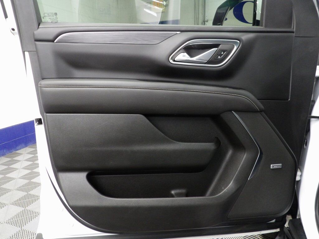 2023 GMC Yukon XL SLT 4WD 7 Passenger Fond du Lac WI