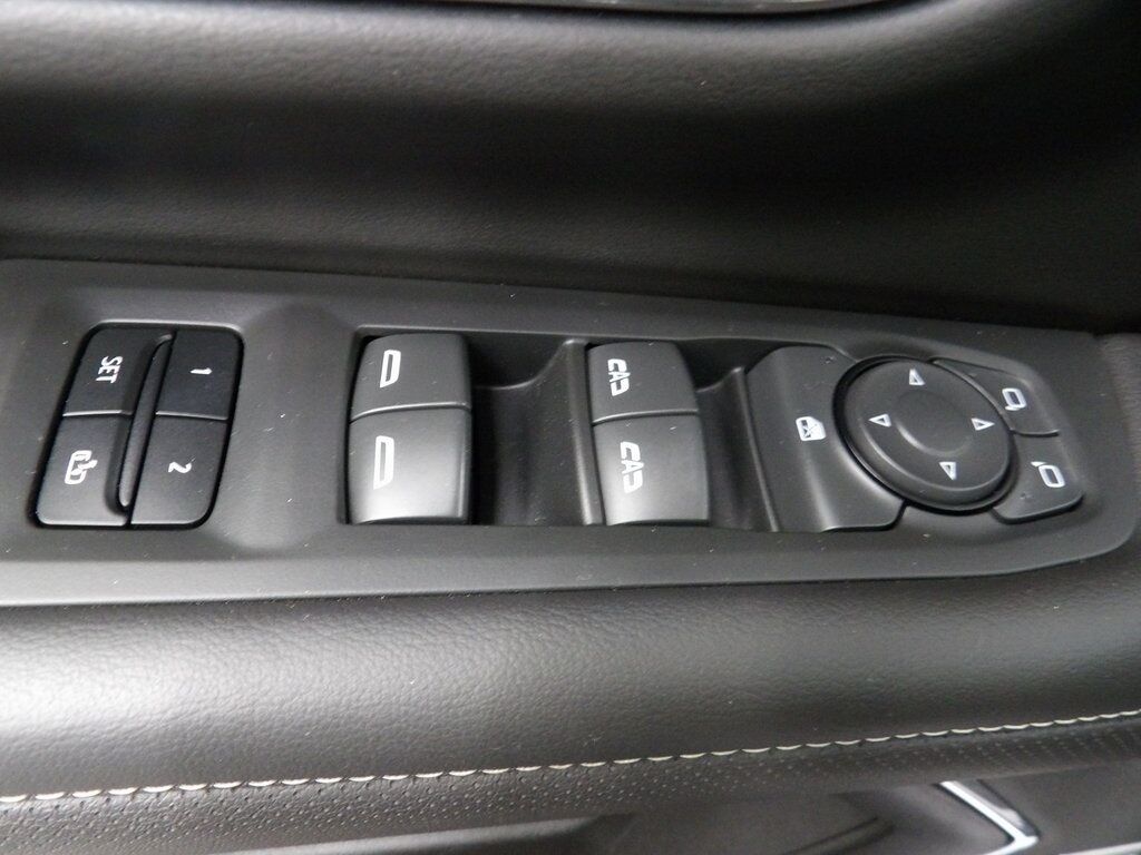 2023 GMC Yukon XL SLT 4WD 7 Passenger Fond du Lac WI