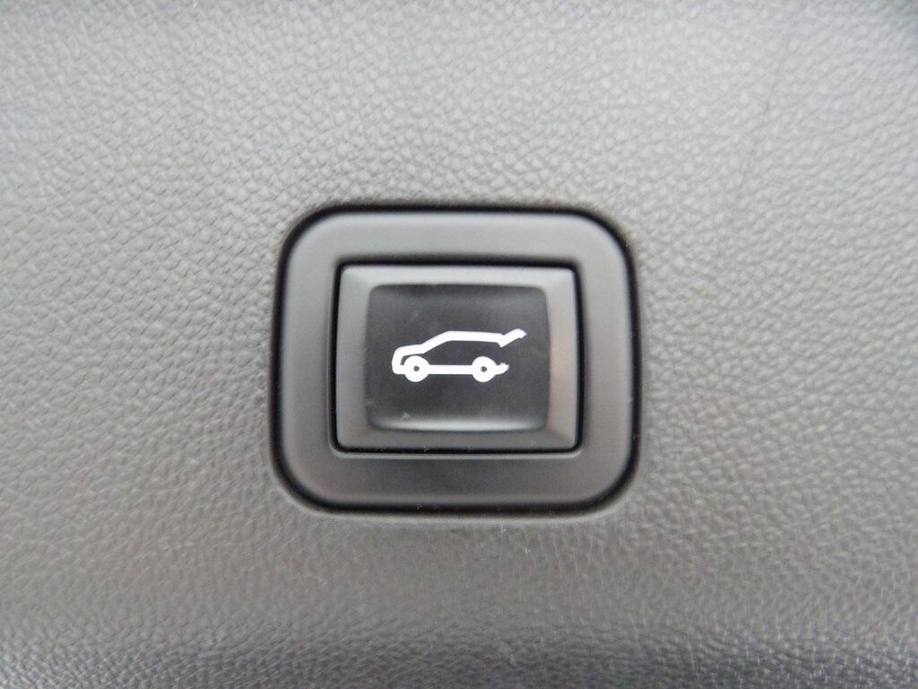 2023 GMC Yukon XL SLT 4WD 7 Passenger Fond du Lac WI