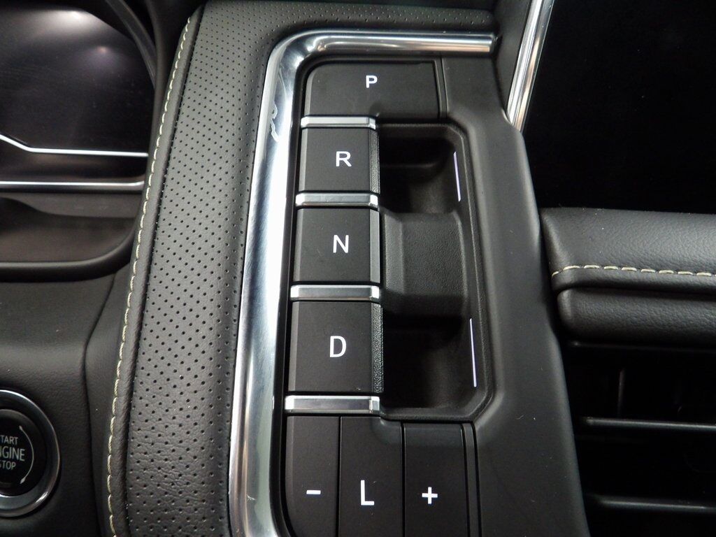 2023 GMC Yukon XL SLT 4WD 7 Passenger Fond du Lac WI