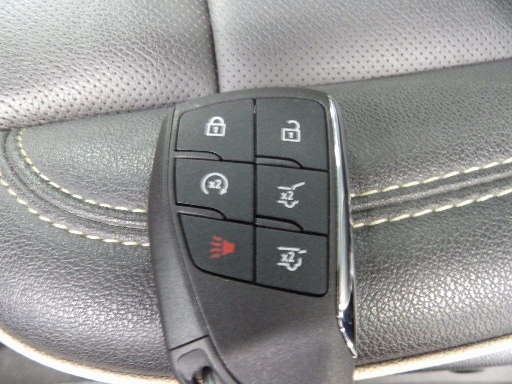 2023 GMC Yukon XL SLT 4WD 7 Passenger Fond du Lac WI