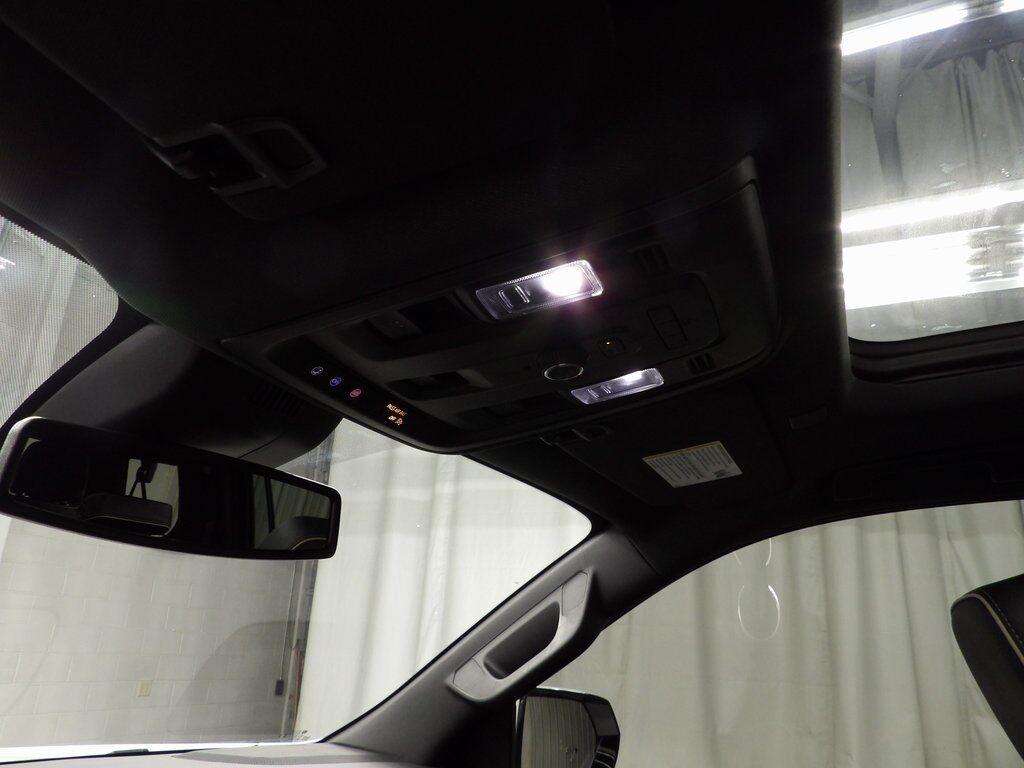 2023 GMC Yukon XL SLT 4WD 7 Passenger Fond du Lac WI
