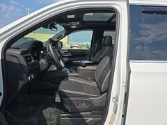2023 GMC Yukon XL SLT 4WD 7 Passenger Fond du Lac WI