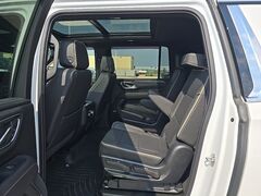 2023 GMC Yukon XL SLT 4WD 7 Passenger Fond du Lac WI
