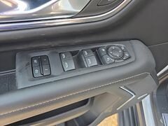 2023 GMC Yukon XL SLT 4WD 7 Passenger Fond du Lac WI