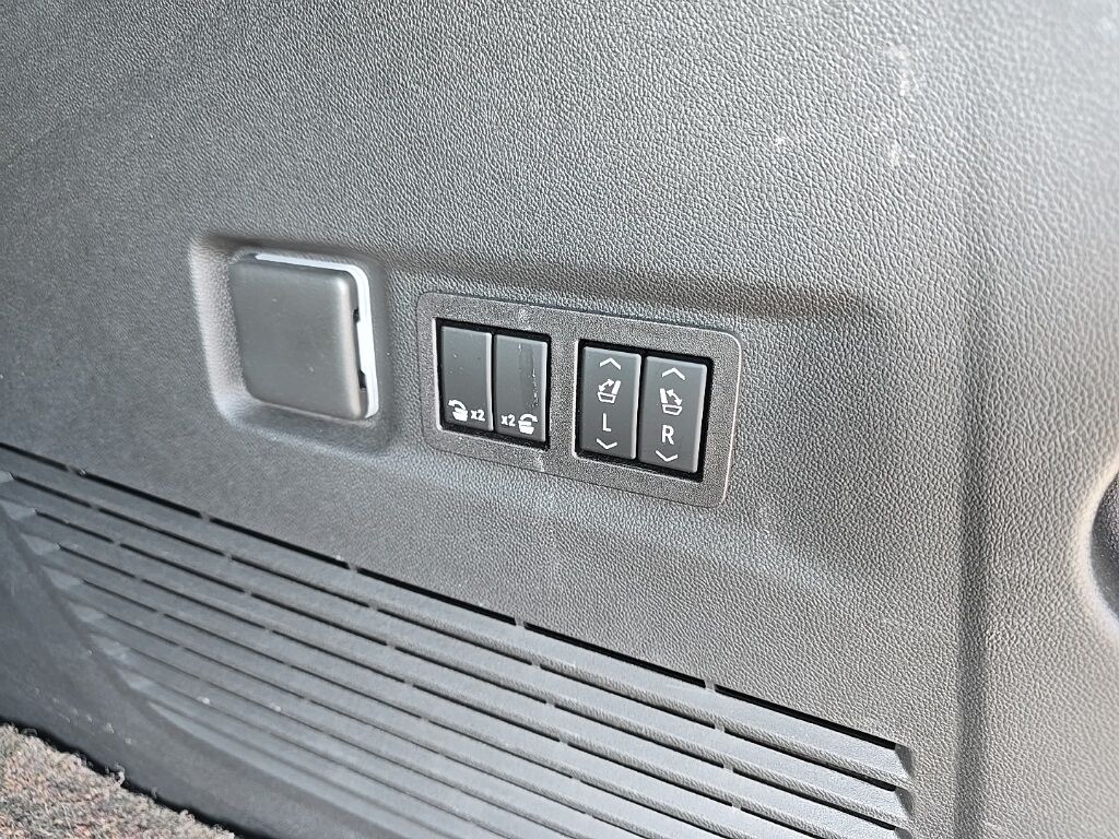 2023 GMC Yukon XL SLT 4WD 7 Passenger Minocqua WI