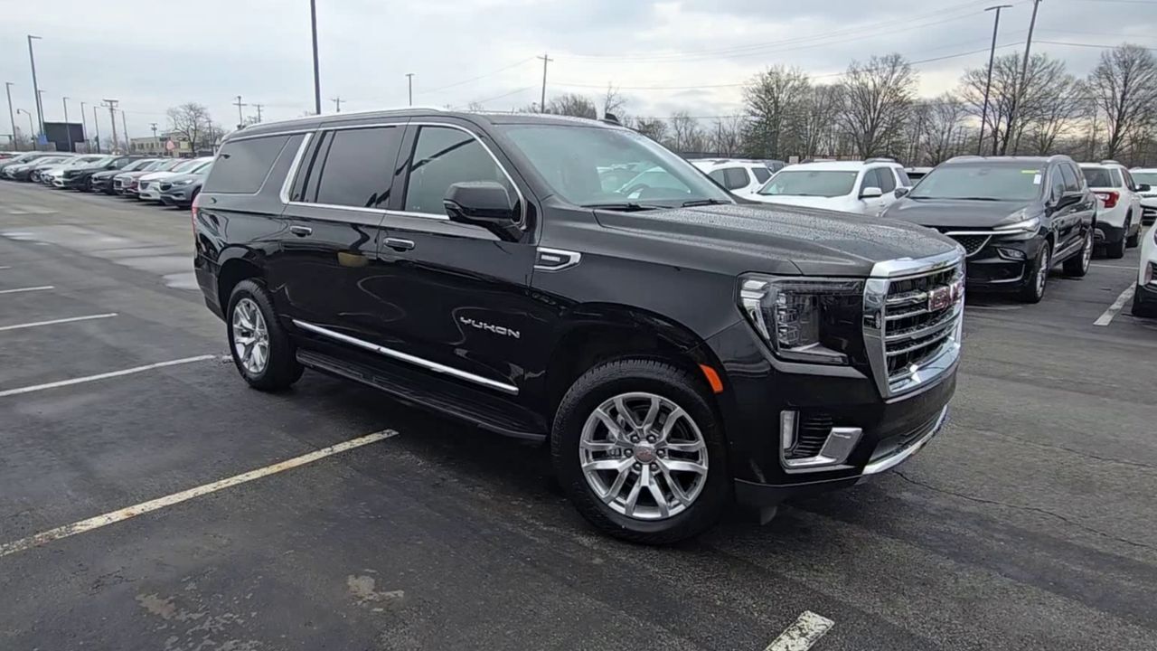 2023 GMC Yukon XL SLT
