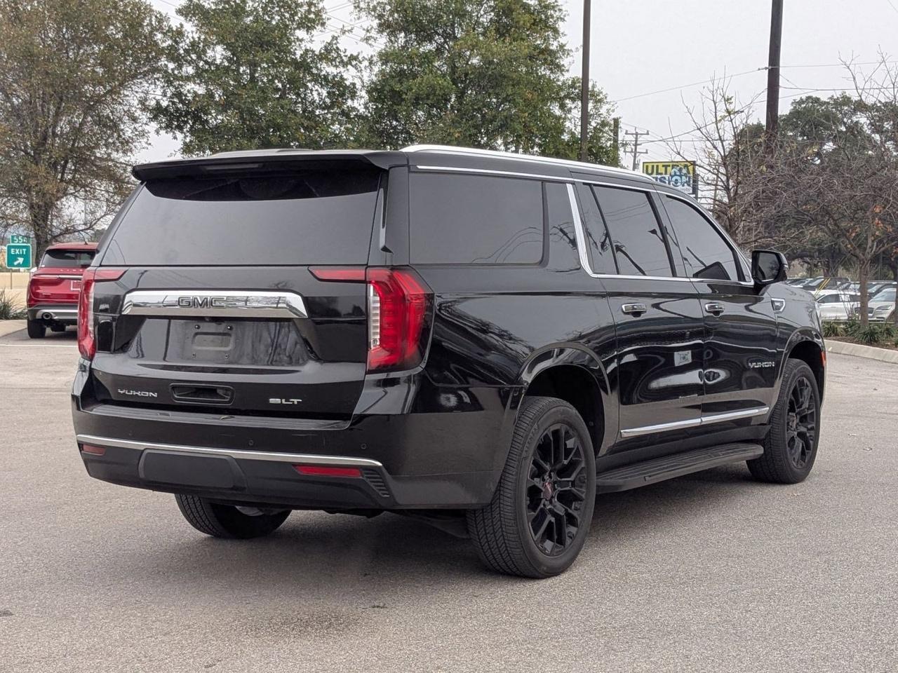 2023 GMC Yukon XL SLT