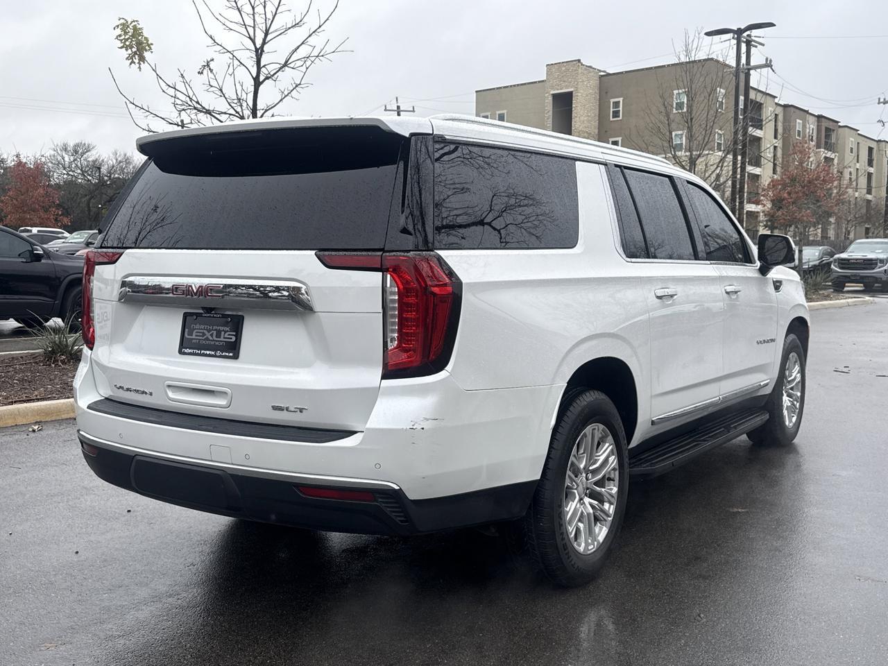 2023 GMC Yukon XL SLT