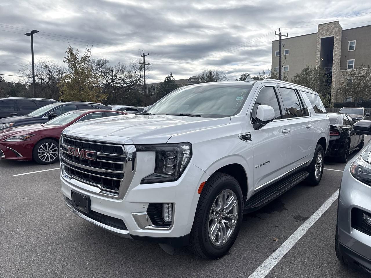 2023 GMC Yukon XL SLT