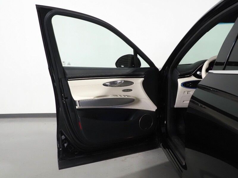 2023 Genesis Electrified GV70 Advanced AWD *PRESTIGE PKG, HEADS-UP DISPLAY, NAVIGATION, ADAPTIVE CRUISE, SAFETY ALERTS, 360 CAMERAS, PANO MOONROOF, NAPPA LEATHER, CLIMATE SEATS, HEATED STEERING, LEXICON AUDIO, WIRELESS CHARGING Round Rock TX