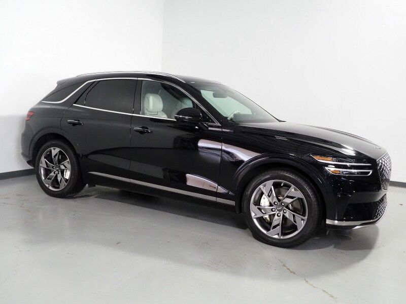 2023 Genesis Electrified GV70 Advanced AWD *PRESTIGE PKG, HEADS-UP DISPLAY, NAVIGATION, ADAPTIVE CRUISE, SAFETY ALERTS, 360 CAMERAS, PANO MOONROOF, NAPPA LEATHER, CLIMATE SEATS, HEATED STEERING, LEXICON AUDIO, WIRELESS CHARGING