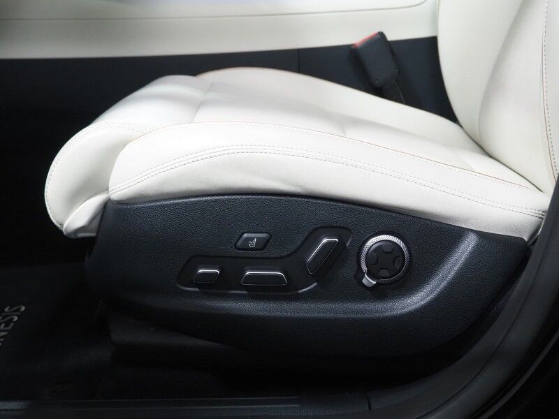 2023 Genesis Electrified GV70 Advanced AWD *PRESTIGE PKG, HEADS-UP DISPLAY, NAVIGATION, ADAPTIVE CRUISE, SAFETY ALERTS, 360 CAMERAS, PANO MOONROOF, NAPPA LEATHER, CLIMATE SEATS, HEATED STEERING, LEXICON AUDIO, WIRELESS CHARGING Round Rock TX