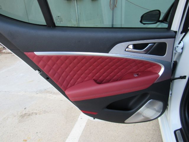2023 Genesis G70 3.3T RWD Plano TX