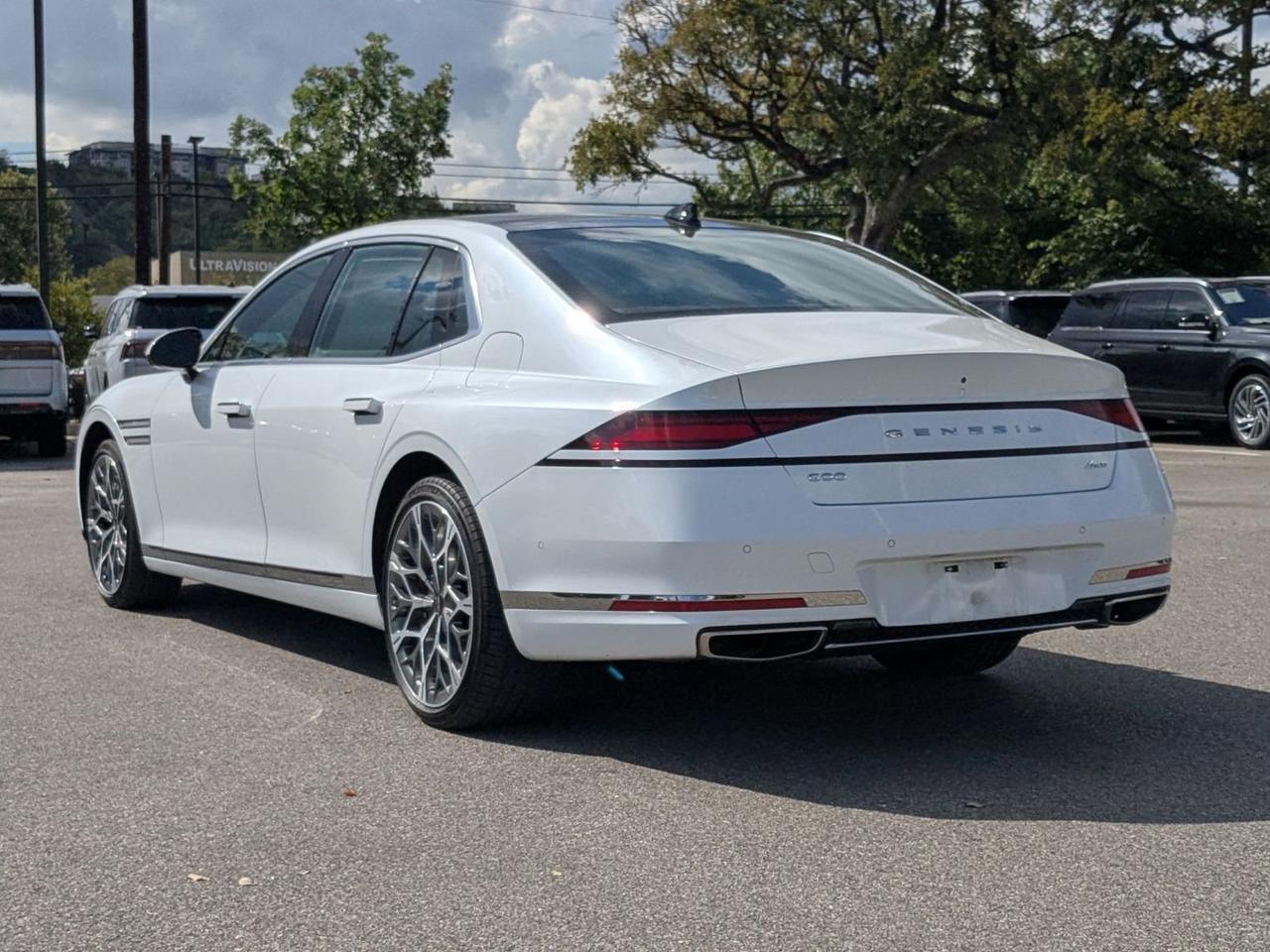 2023 Genesis G90 e-SC