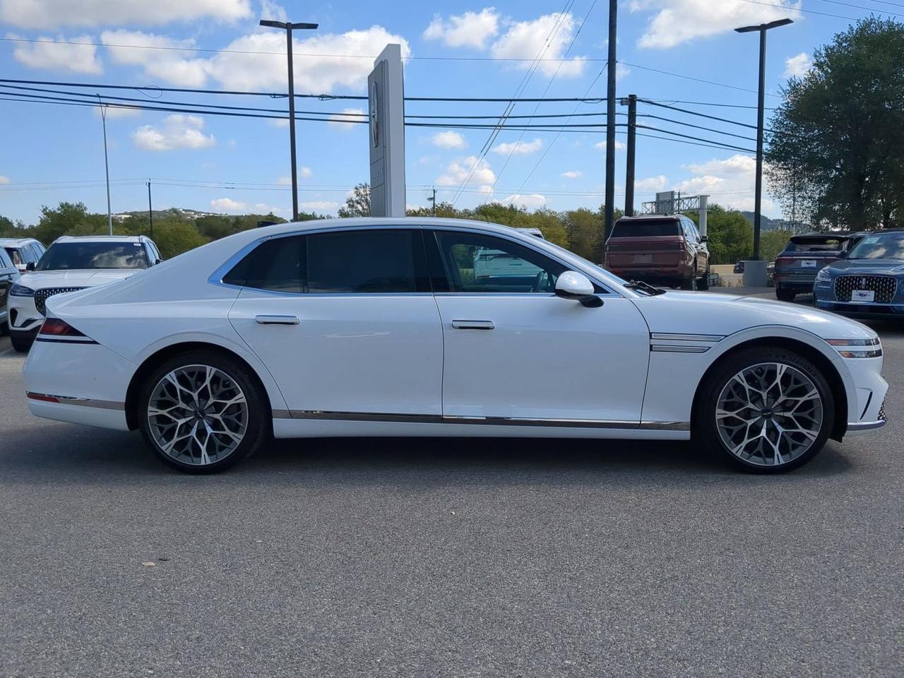 2023 Genesis G90 e-SC