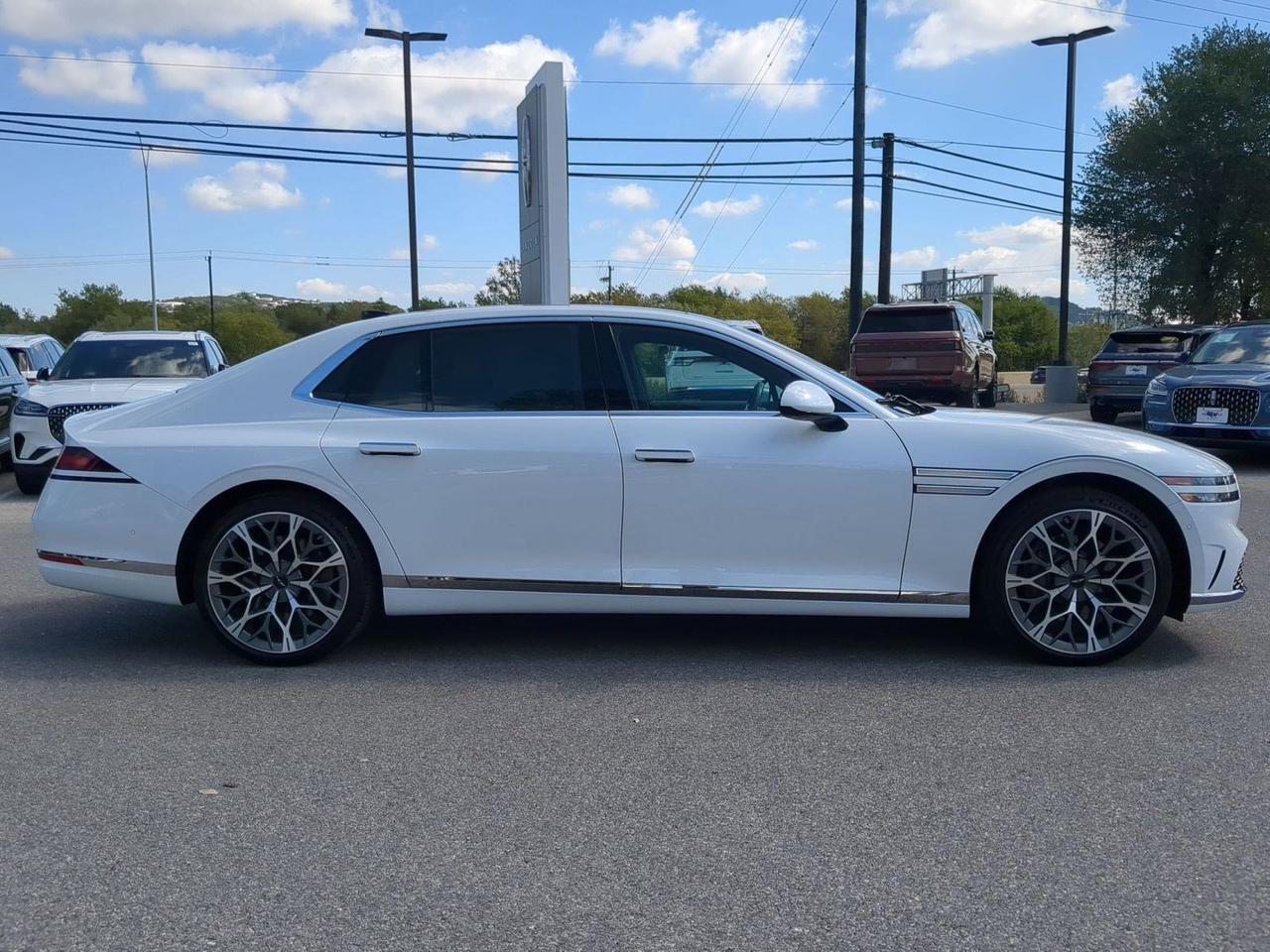 2023 Genesis G90 e-SC