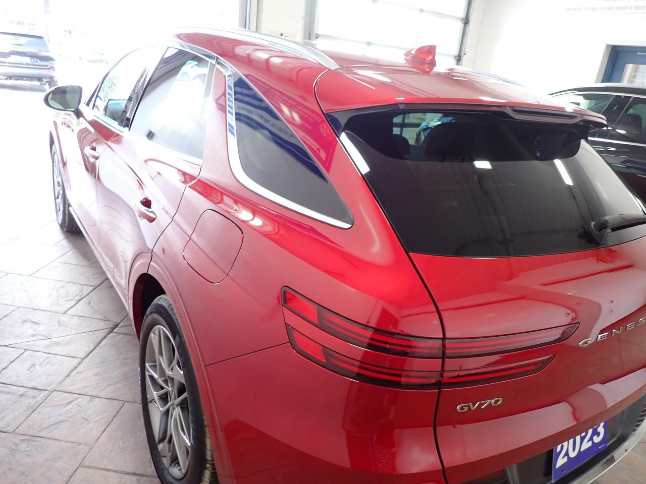 2023 Genesis GV70 2.5T Advanced AWD LEATHER NAVI SUNROOF Listowel ON