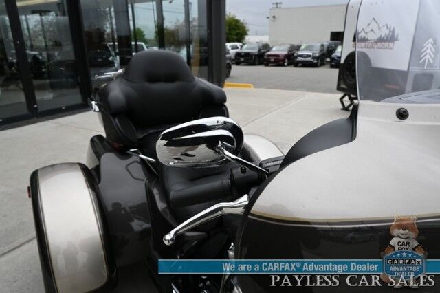 2023 Harley Davidson Tri Glide Ultra / 114 CI Engine / 6-Speed Manual / Navigation / Boom! Box GTS Speakers / Bluetooth / Keyless Start / Cruise Control / 42 MPG / Only 2K Miles Anchorage AK